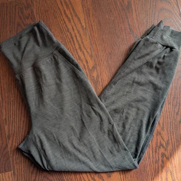 Beyond Yoga Women's Green Joggers Lounge Pants Lightweight Active Workout Casual - Picture 1 of 7